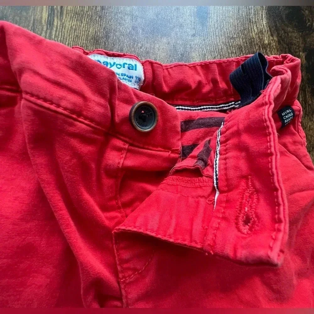 Mayoral | little boys Bermuda style chino short. Size: 5